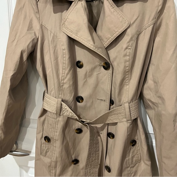 Reitmans beige color belted coat size 5 - Picture 2 of 10